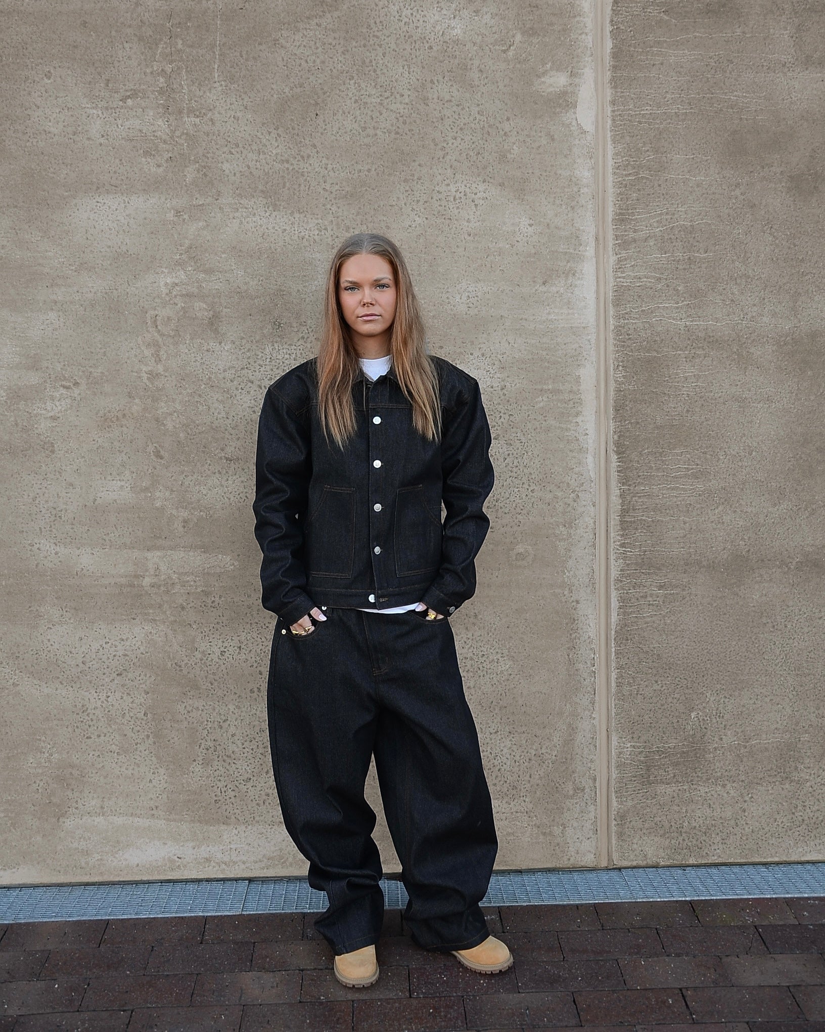 BLACK RAW DENIM JEANS