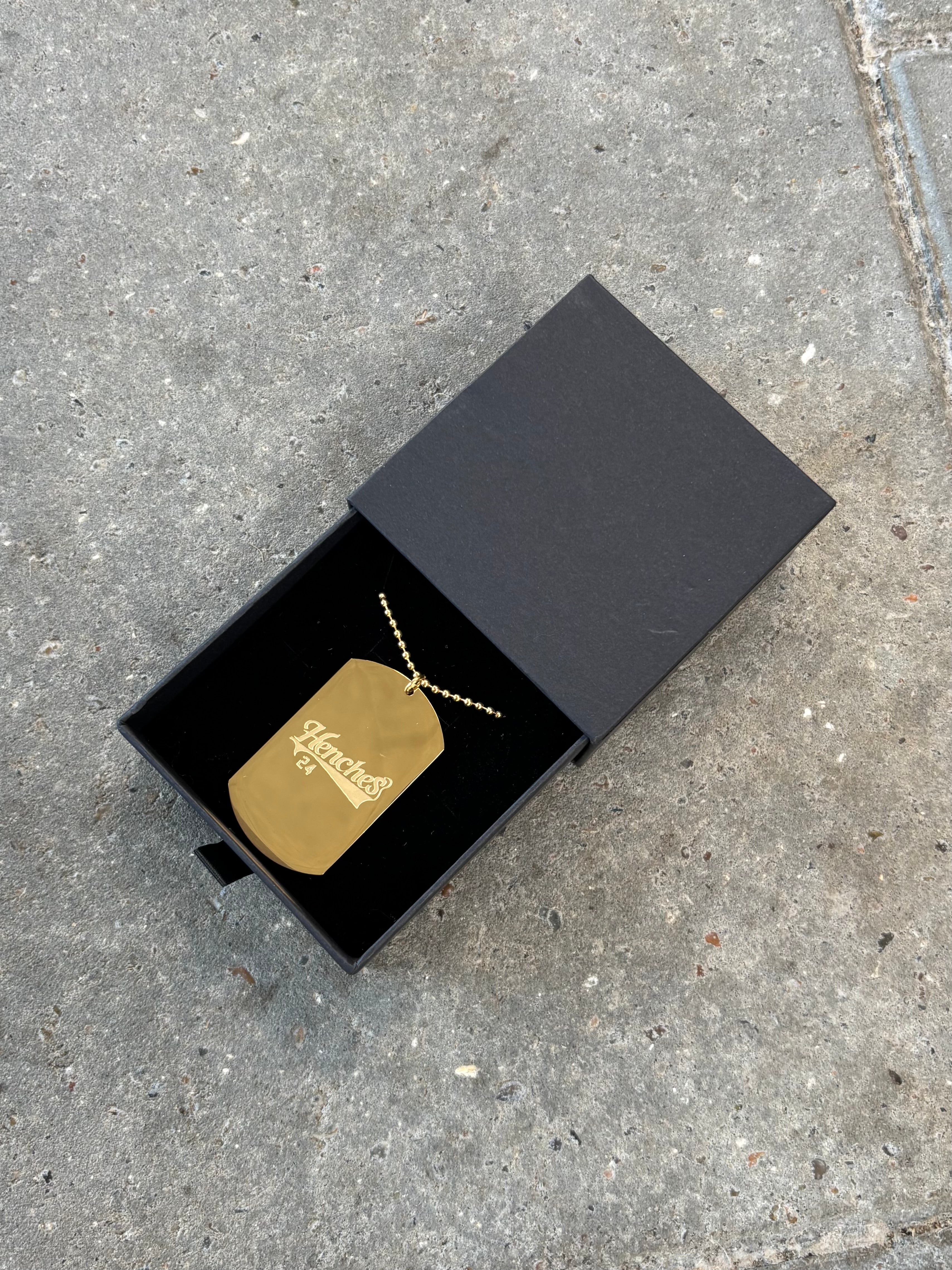 LOGO DOG TAG CHAIN - HENCHES INC